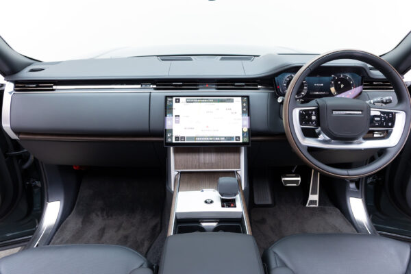 レンジローバー オートバイオグラフィ4.4L P530 LWB 4WD