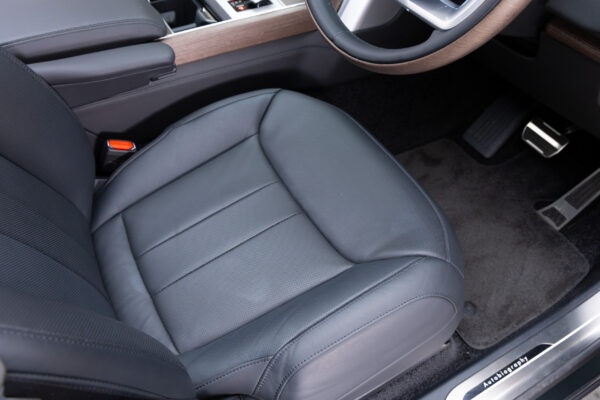 レンジローバー オートバイオグラフィ4.4L P530 LWB 4WD