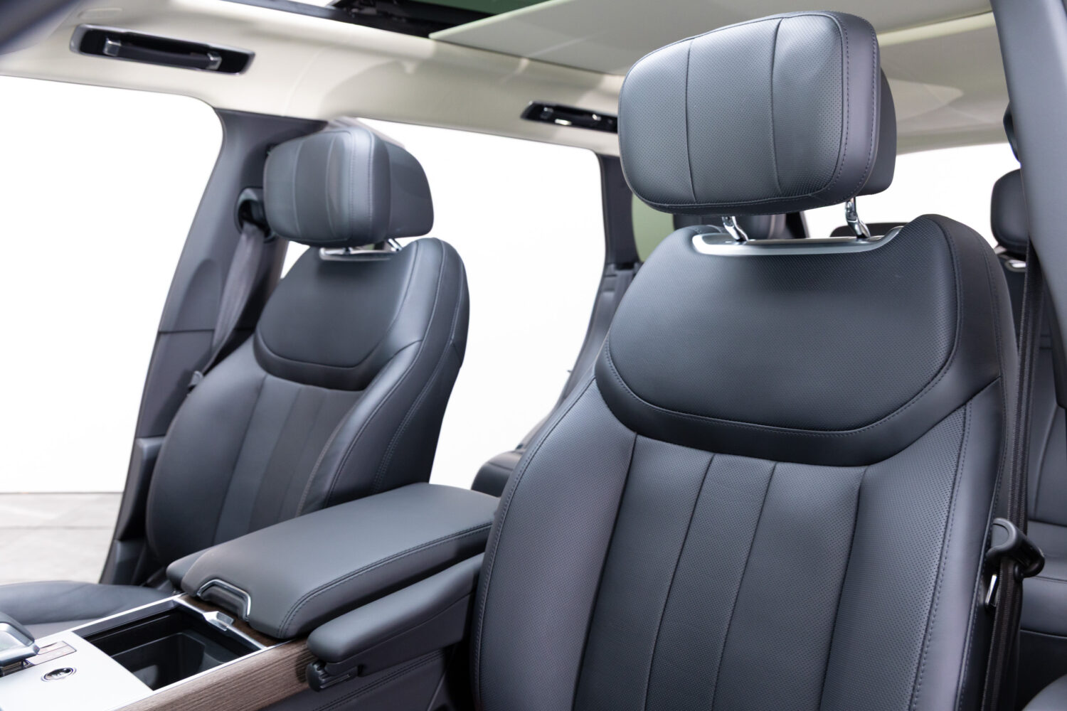 レンジローバー オートバイオグラフィ4.4L P530 LWB 4WD