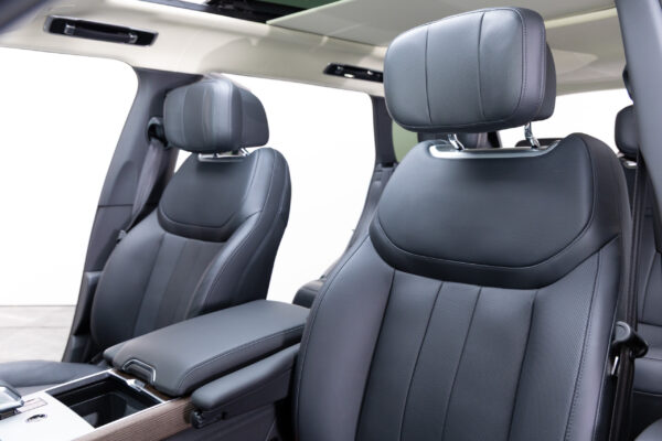 レンジローバー オートバイオグラフィ4.4L P530 LWB 4WD