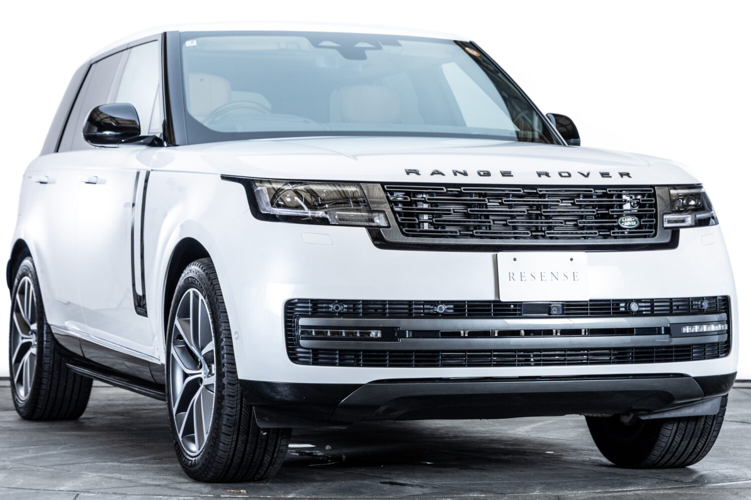 レンジローバー オートバイオグラフィ3.0L P550e SWB 4WD