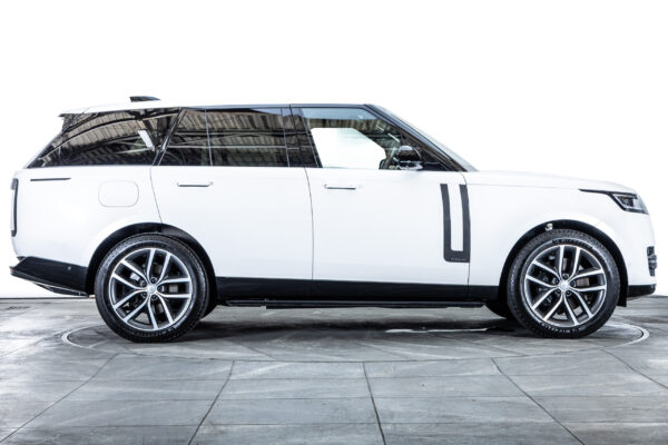 レンジローバー オートバイオグラフィ3.0L P550e SWB 4WD