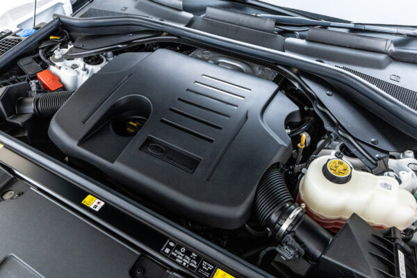 レンジローバー オートバイオグラフィ3.0L P550e SWB 4WD