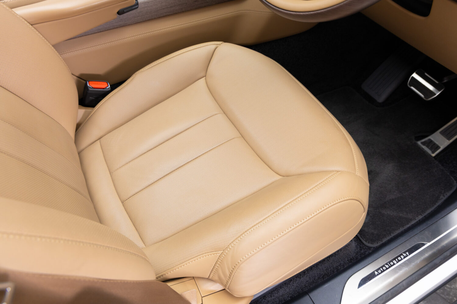 レンジローバー オートバイオグラフィ3.0L P550e SWB 4WD
