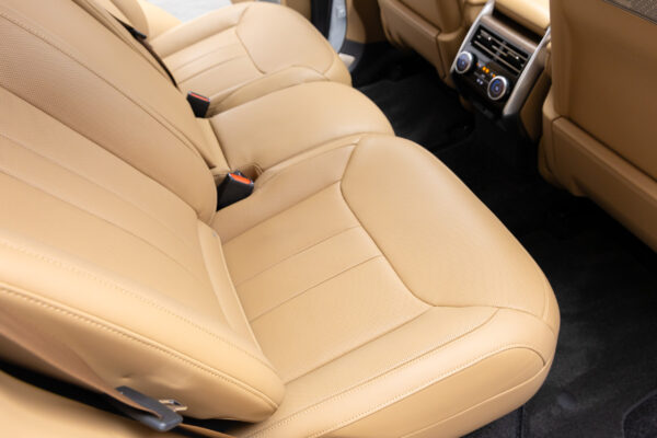 レンジローバー オートバイオグラフィ3.0L P550e SWB 4WD