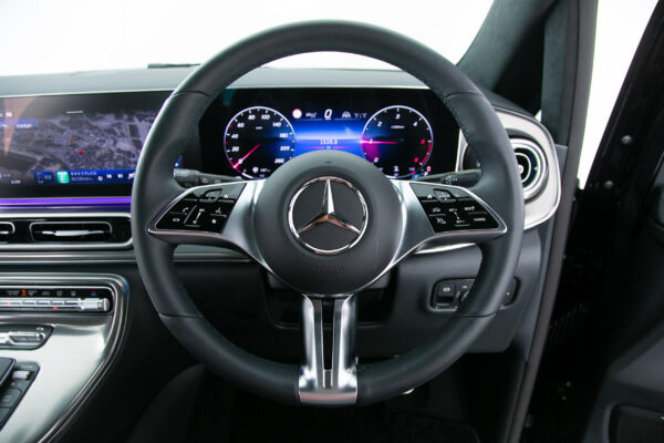 V220d エクスクルーシブ ロング プラチナスイート