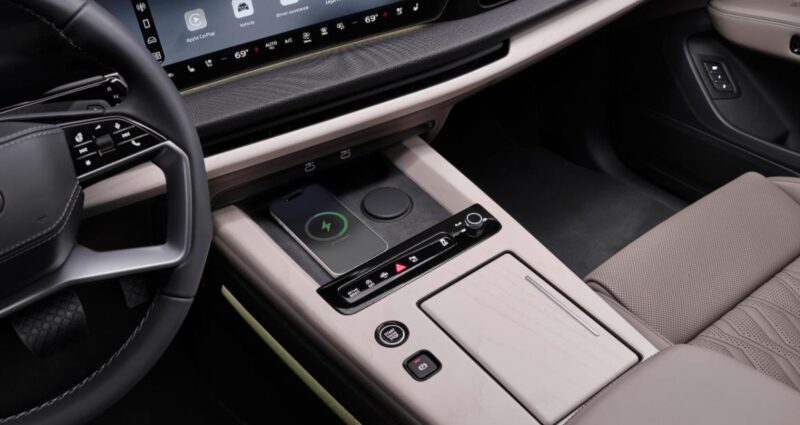 新型アウディQ9　圧倒的な存在感　アウディ最大級のモデルとして登場