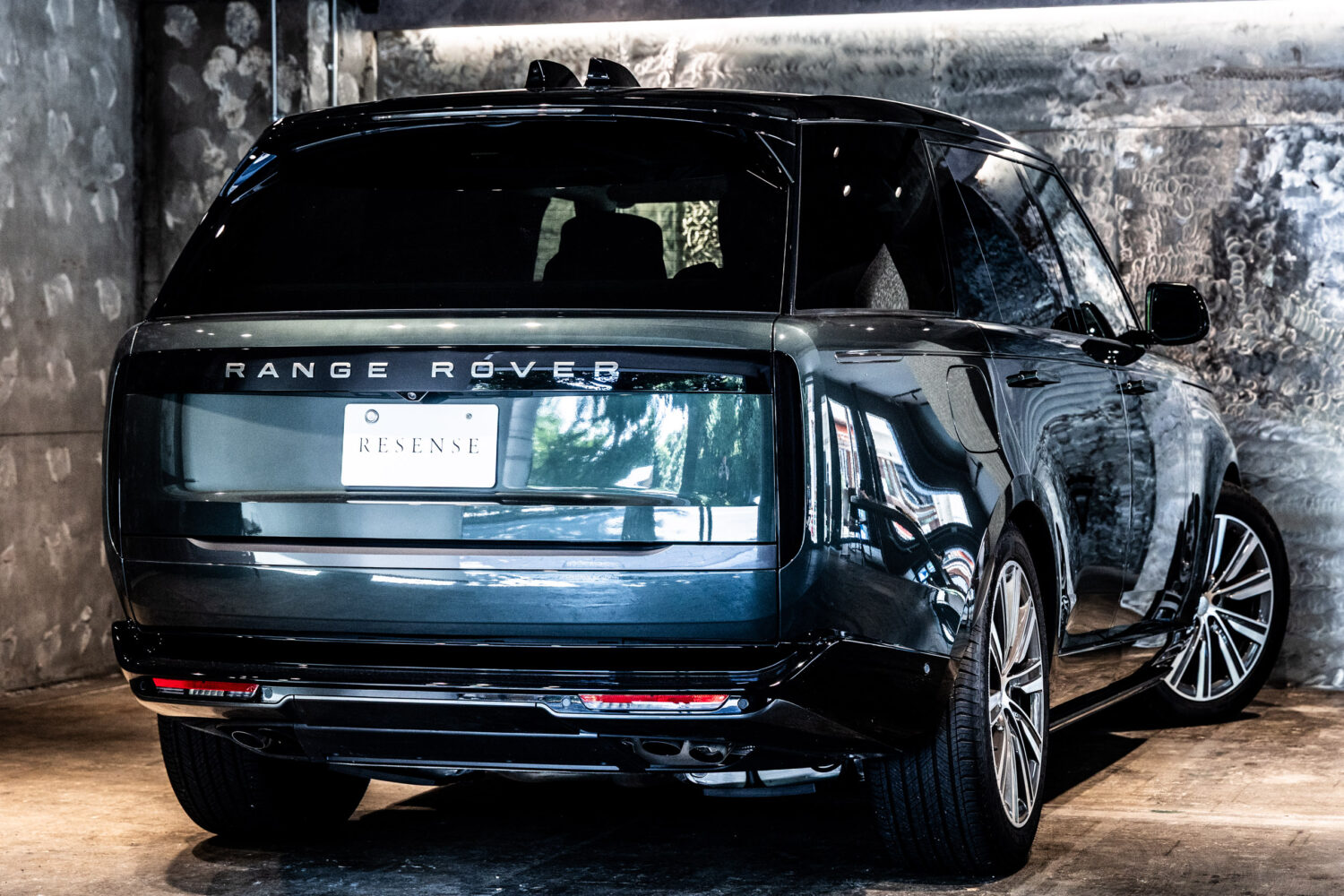 レンジローバー オートバイオグラフィ4.4L P530 LWB 4WD