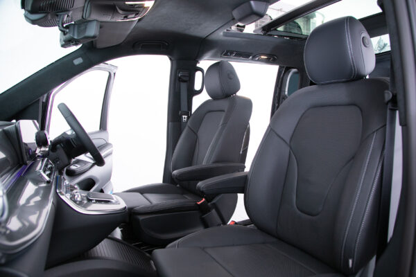 V220d エクスクルーシブロング プラチナスイート