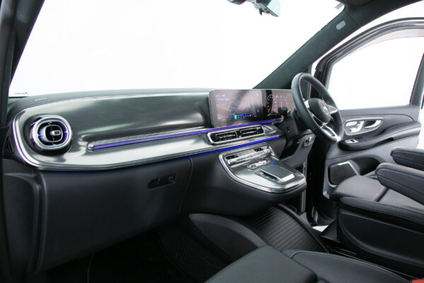 V220d エクスクルーシブ ロング プラチナスイート