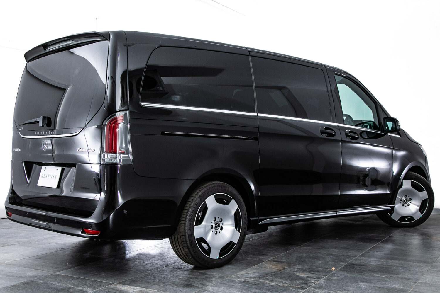V220d エクスクルーシブロング プラチナスイート