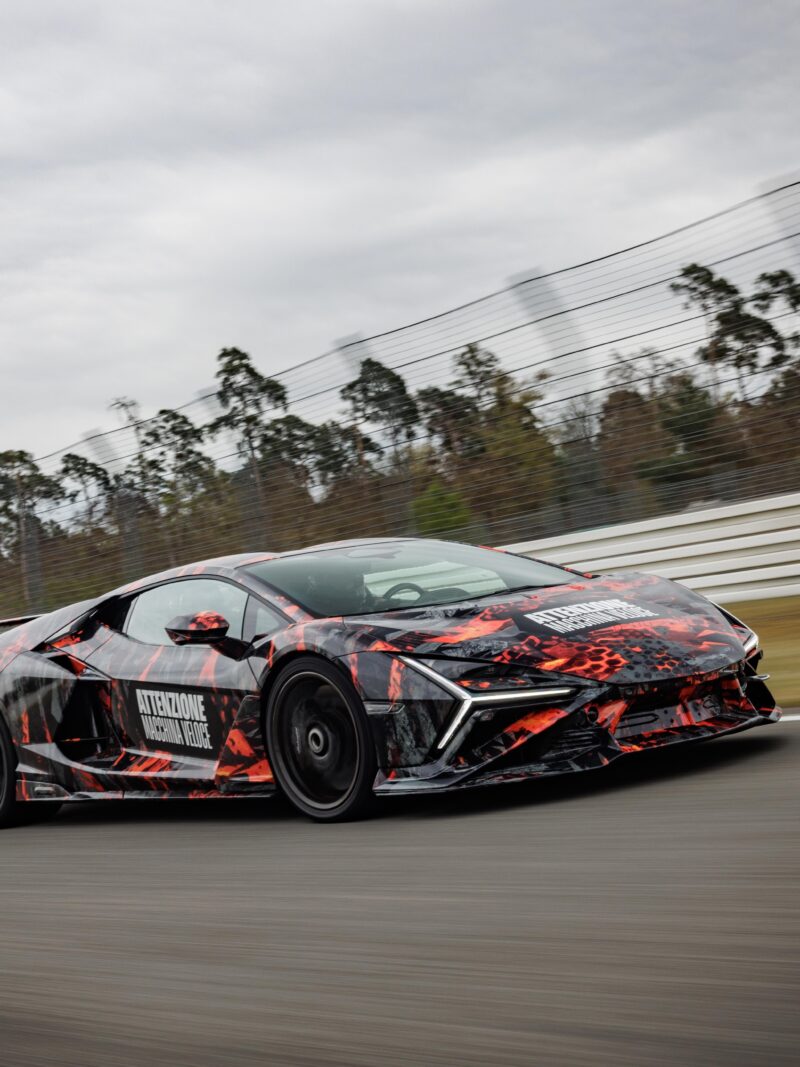 ランボルギーニ・レヴエルトSV　ホッケンハイムリンクでラップレコードを樹立
