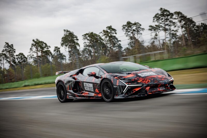 ランボルギーニ・レヴエルトSV　ホッケンハイムリンクでラップレコードを樹立