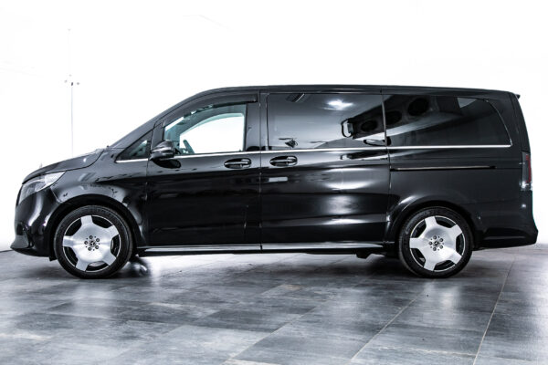 V220d エクスクルーシブ ロング プラチナスイート
