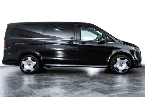 V220d エクスクルーシブ ロング プラチナスイート
