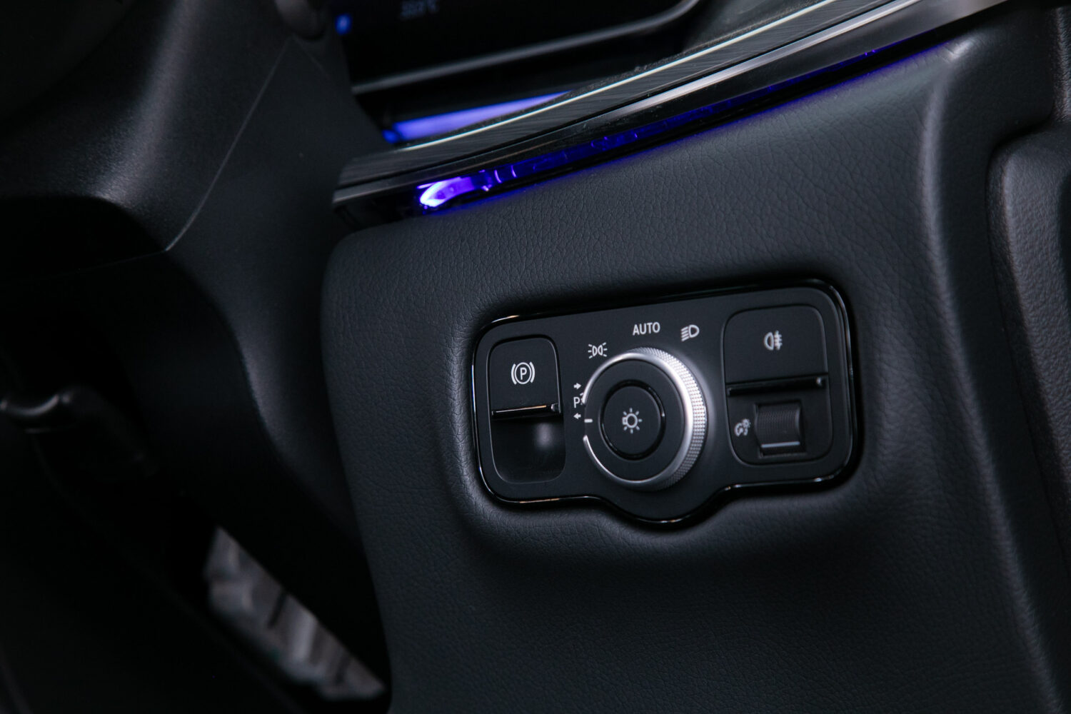 V220d エクスクルーシブロング プラチナスイート