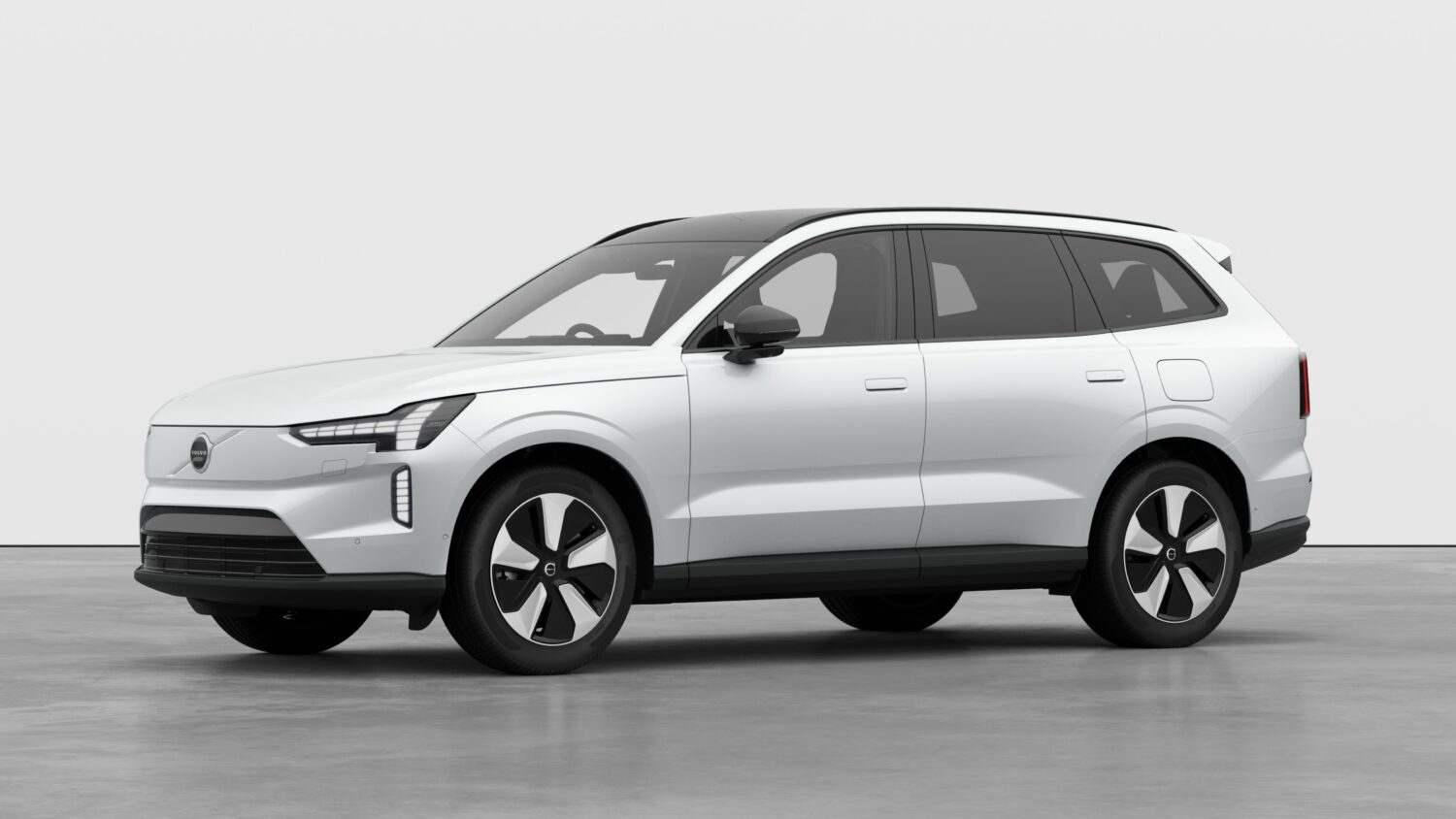 新たな電動フラッグシップSUV 新時代を象徴するボルボEX90