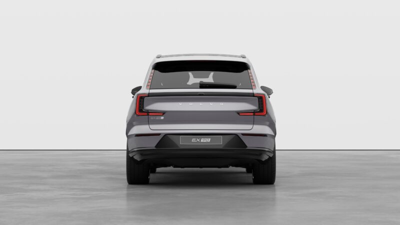 新たな電動フラッグシップSUV　新時代を象徴するボルボEX90
