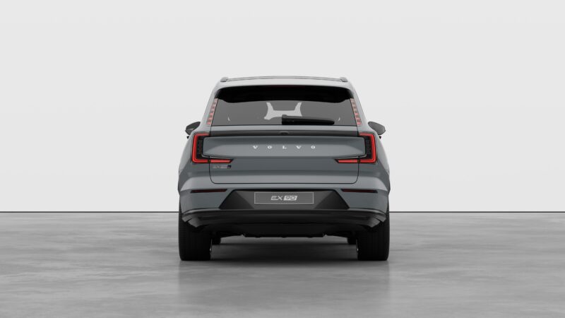 新たな電動フラッグシップSUV　新時代を象徴するボルボEX90