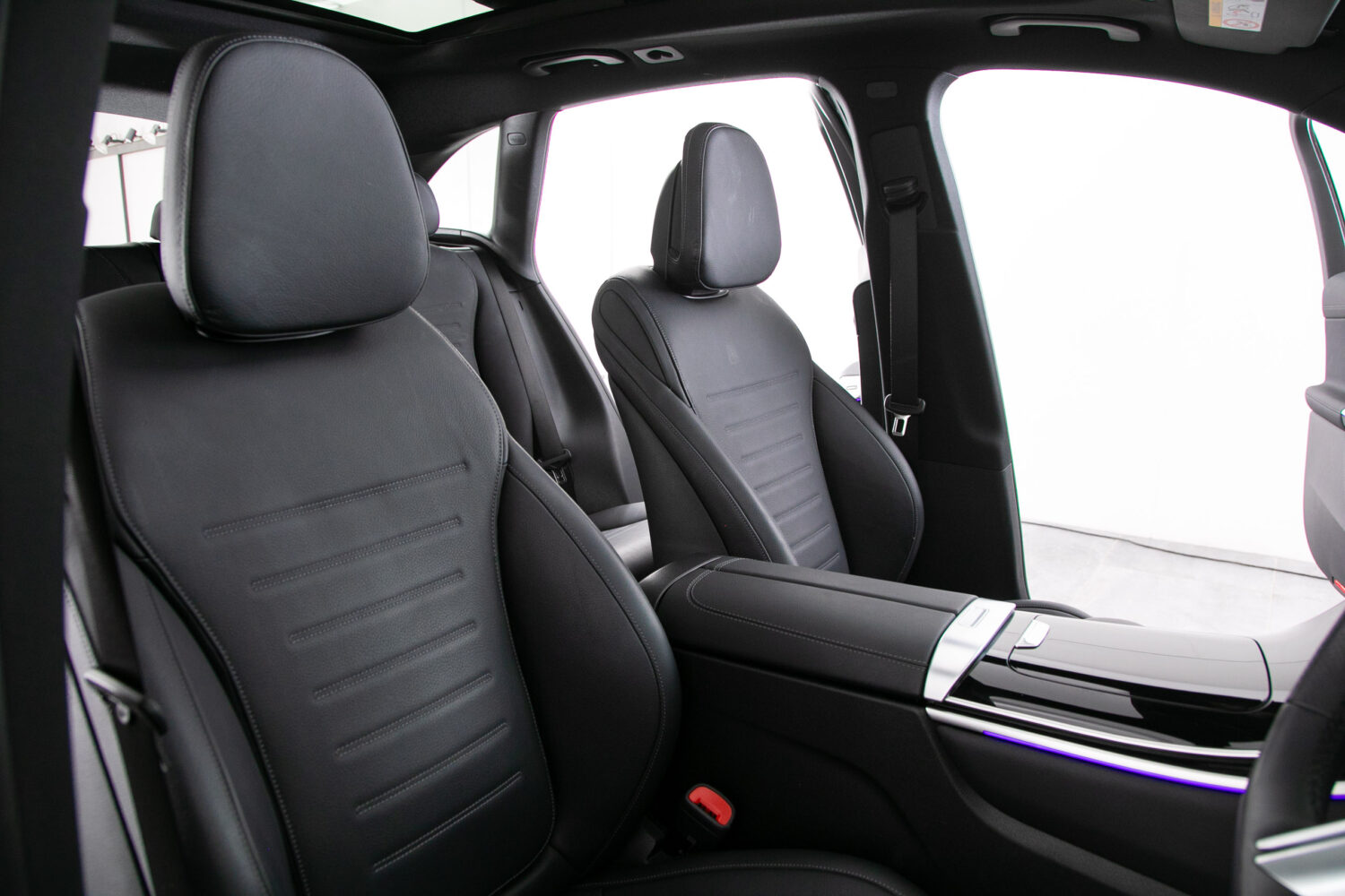 GLC220d 4マチック AMGラインPKG （ISG搭載）
