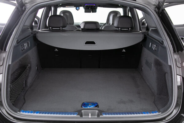 GLC220d 4マチック AMGラインPKG (ISG搭載)