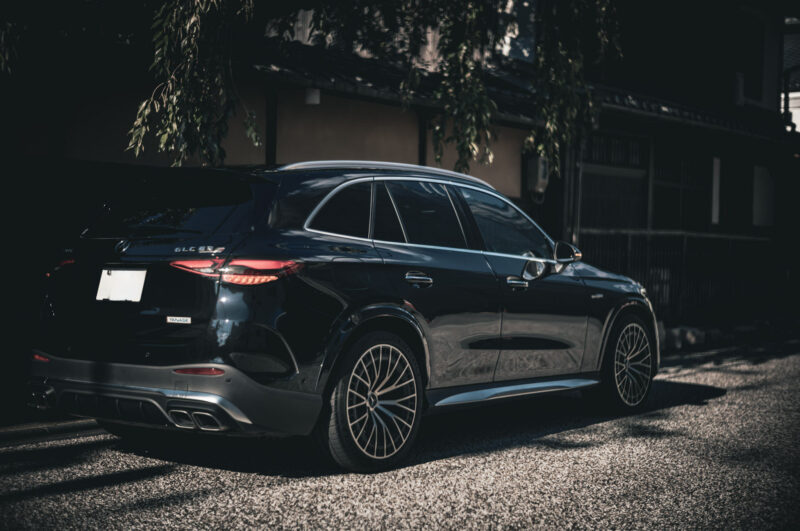 メルセデスAMG・GLC63 S E パフォーマンス(2024)サイズはほどほど、上質さに妥協なし