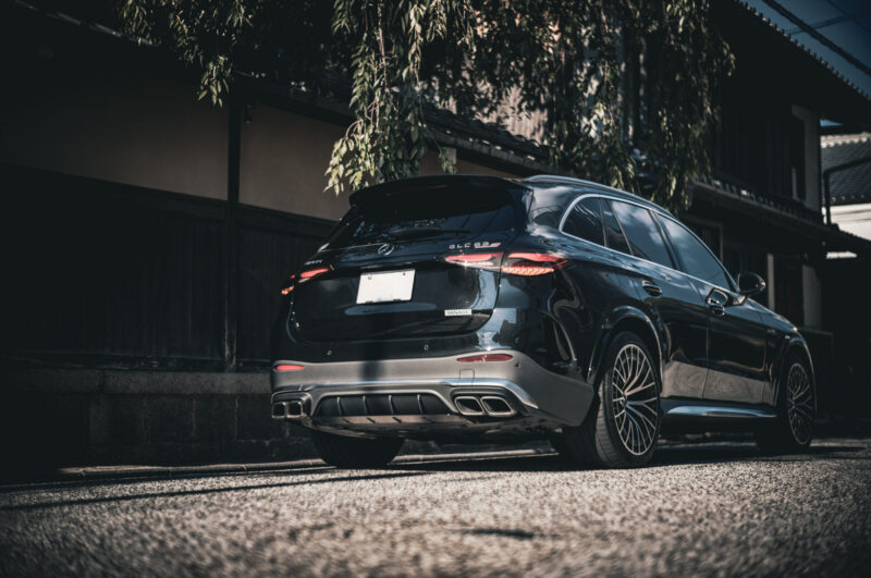 メルセデスAMG・GLC63 S E パフォーマンス(2024)サイズはほどほど、上質さに妥協なし
