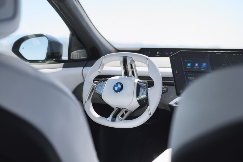 一充電での走行距離は906km　BMW iX3　ノイエ・クラッセ第一弾モデル登場