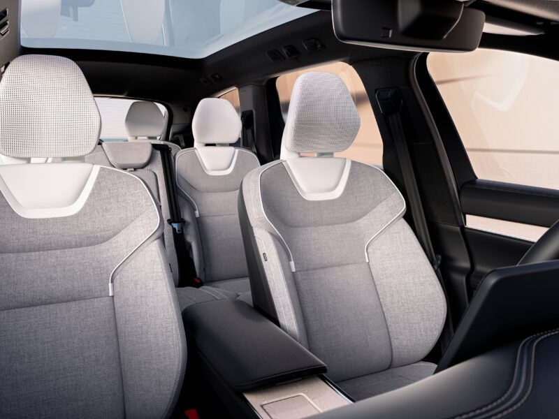 新たな電動フラッグシップSUV　新時代を象徴するボルボEX90