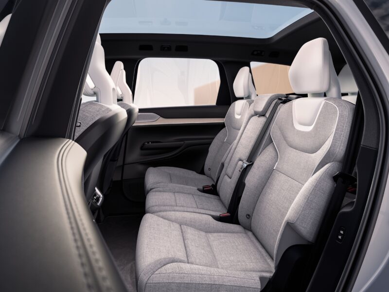 新たな電動フラッグシップSUV　新時代を象徴するボルボEX90