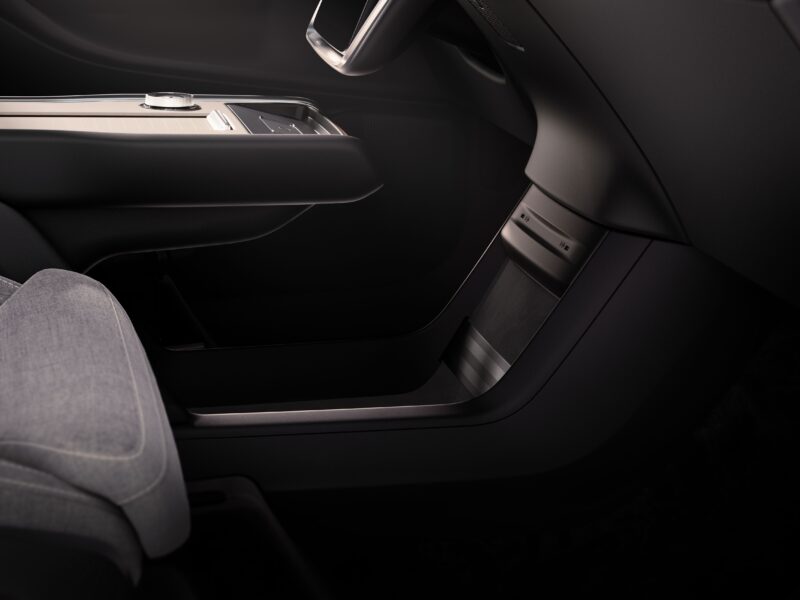 新たな電動フラッグシップSUV　新時代を象徴するボルボEX90