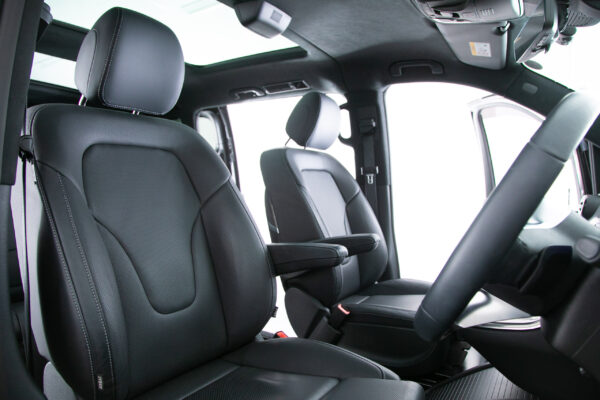 V220d エクスクルーシブ ロング プラチナスイート