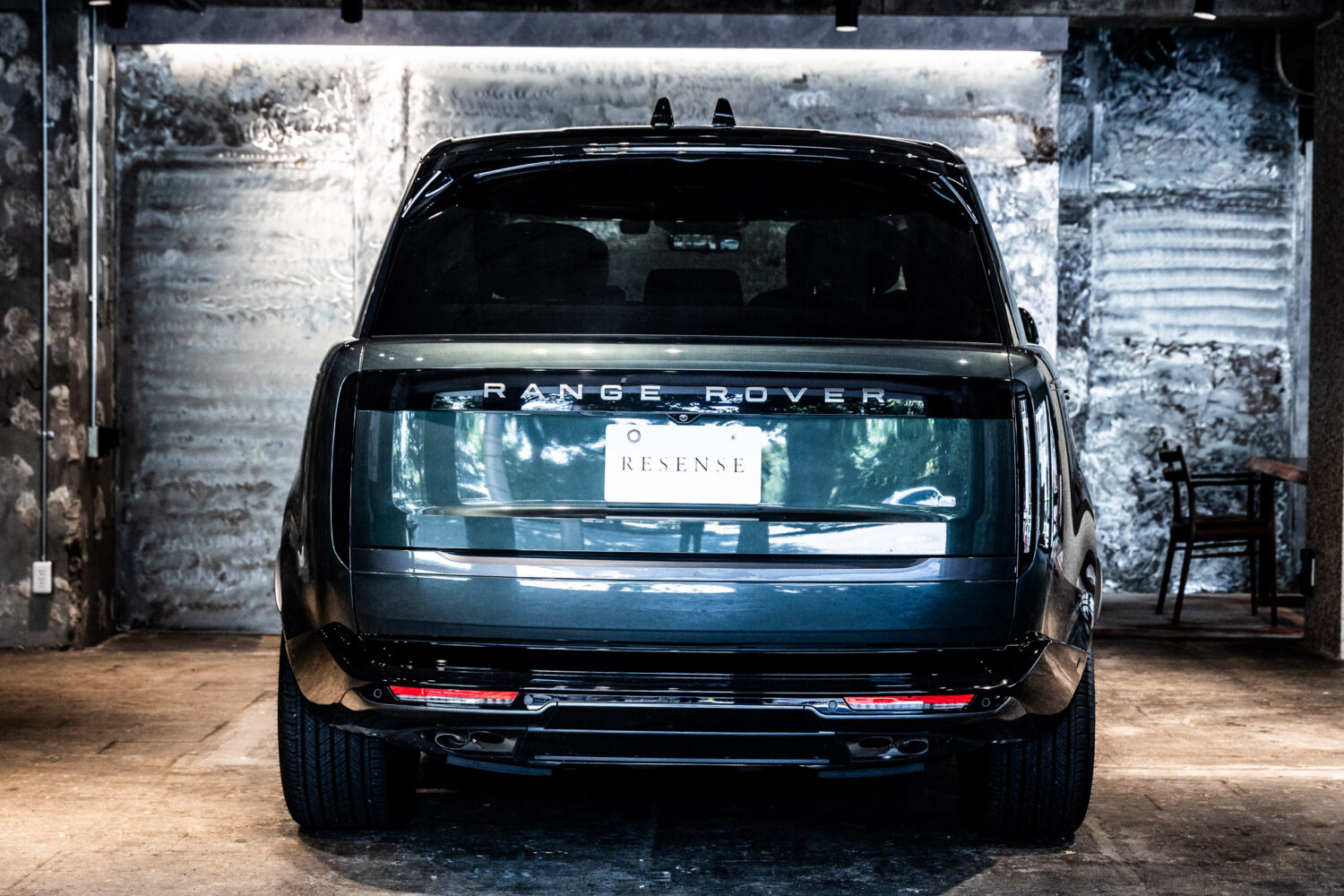 レンジローバー オートバイオグラフィ4.4L P530 LWB 4WD
