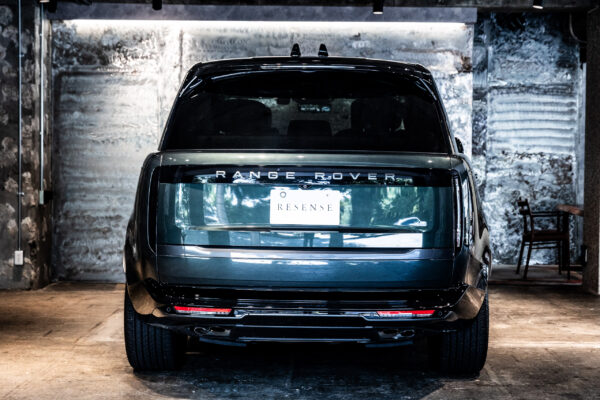 レンジローバー オートバイオグラフィ4.4L P530 LWB 4WD
