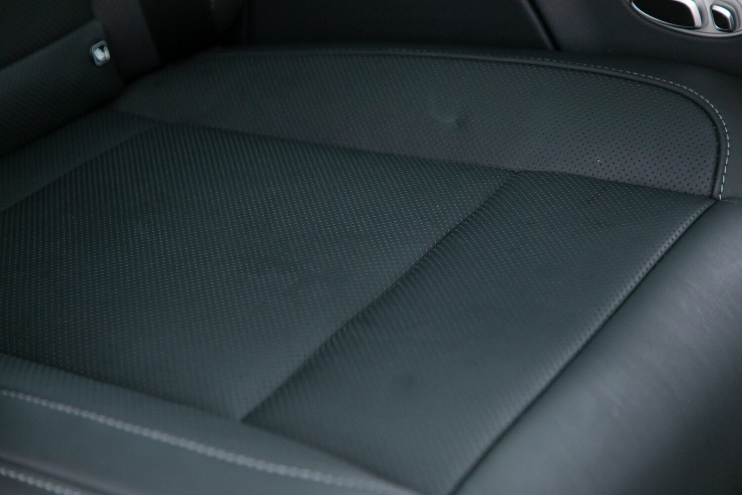 V220d エクスクルーシブ ロング プラチナスイート