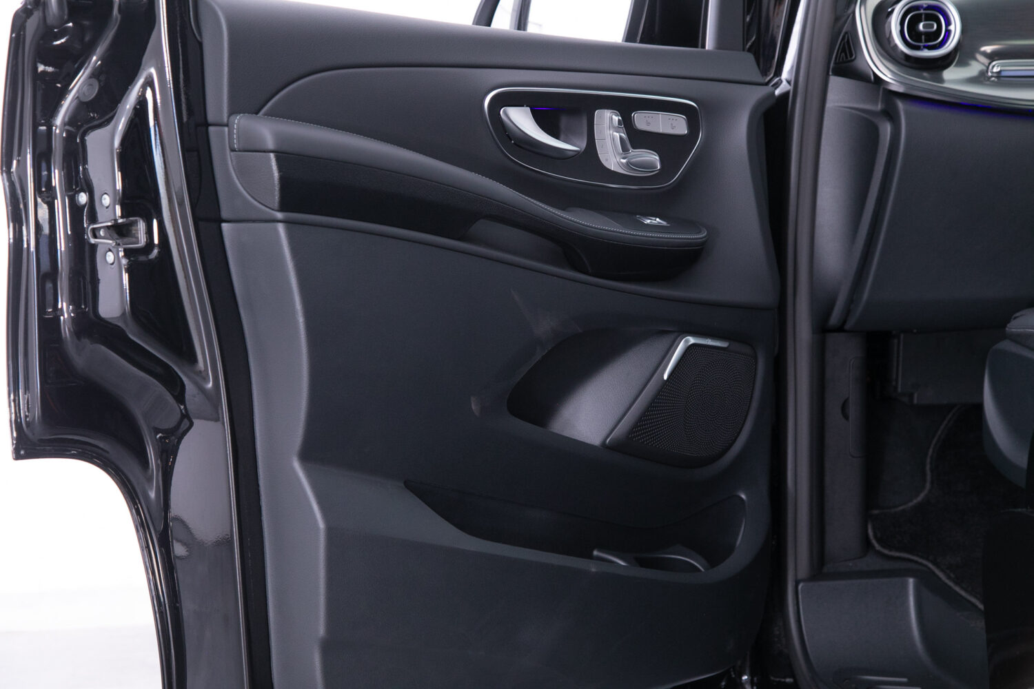 V220d エクスクルーシブロング プラチナスイート