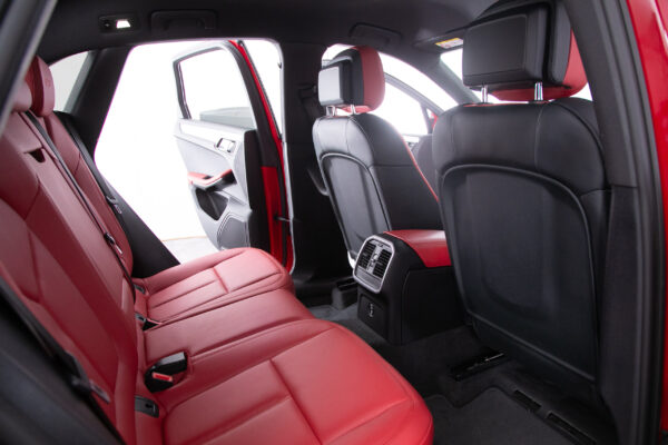 マカン GTS PDK 4WD