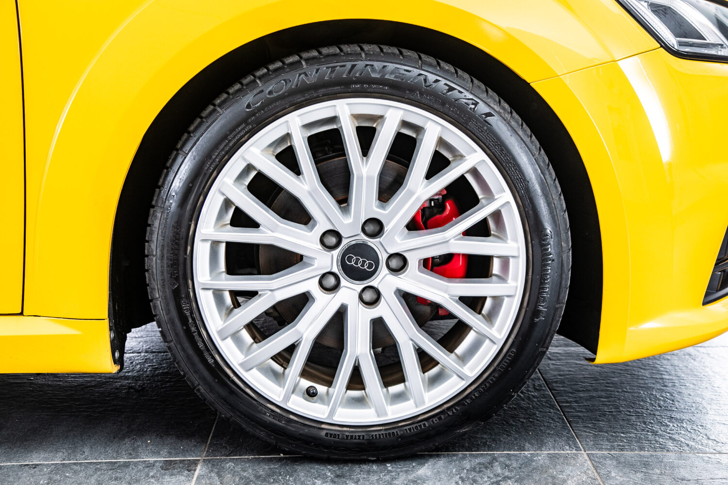 TTロードスター 2.0 TFSI クワトロ SラインPKG 4WD