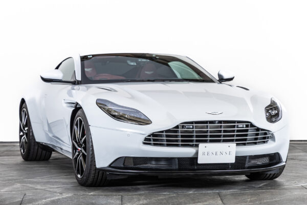 DB11 V8
