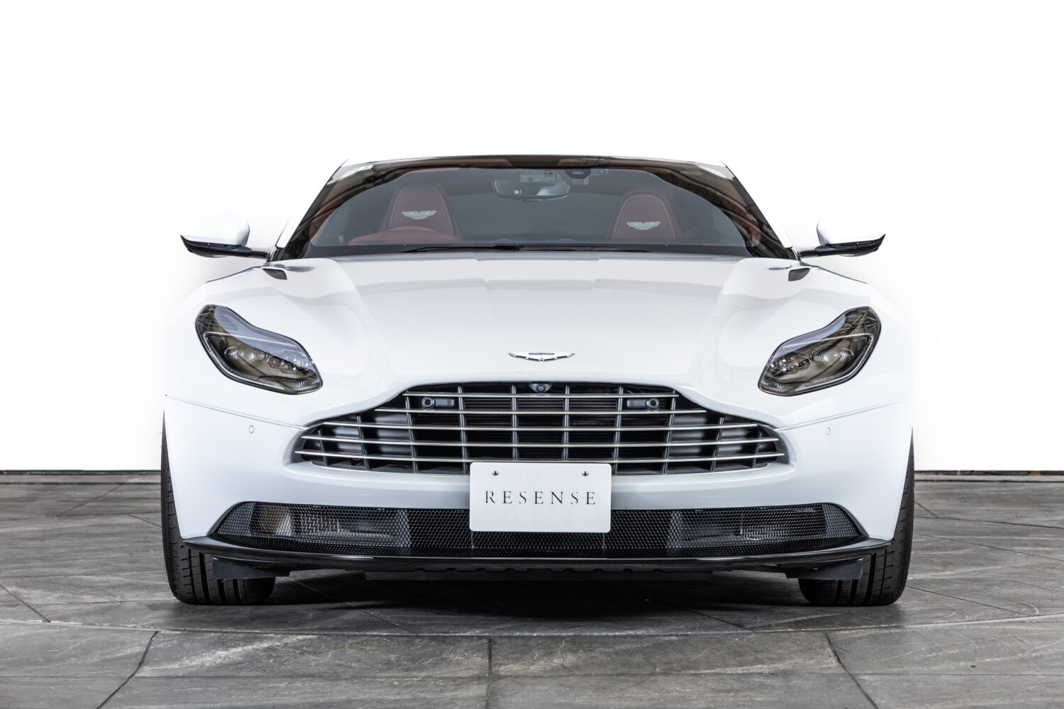 DB11 V8
