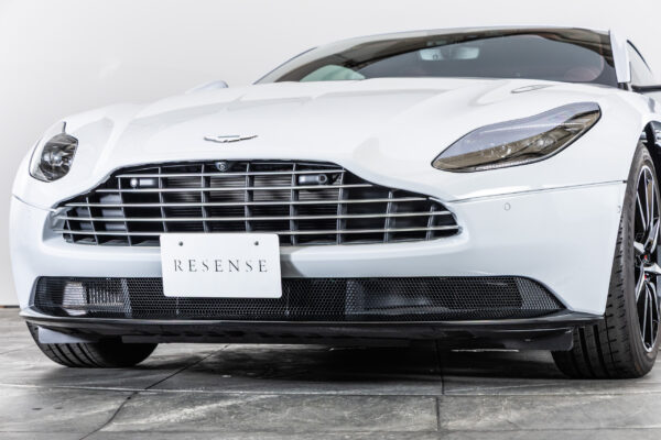 DB11 V8
