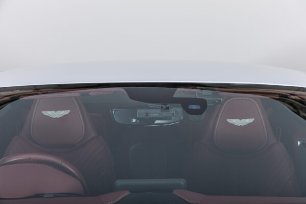 DB11 V8