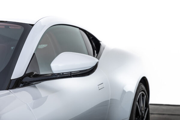 DB11 V8
