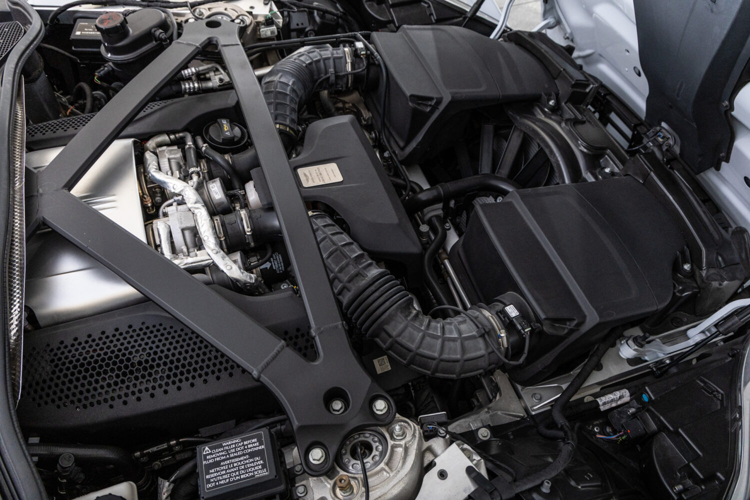 DB11 V8