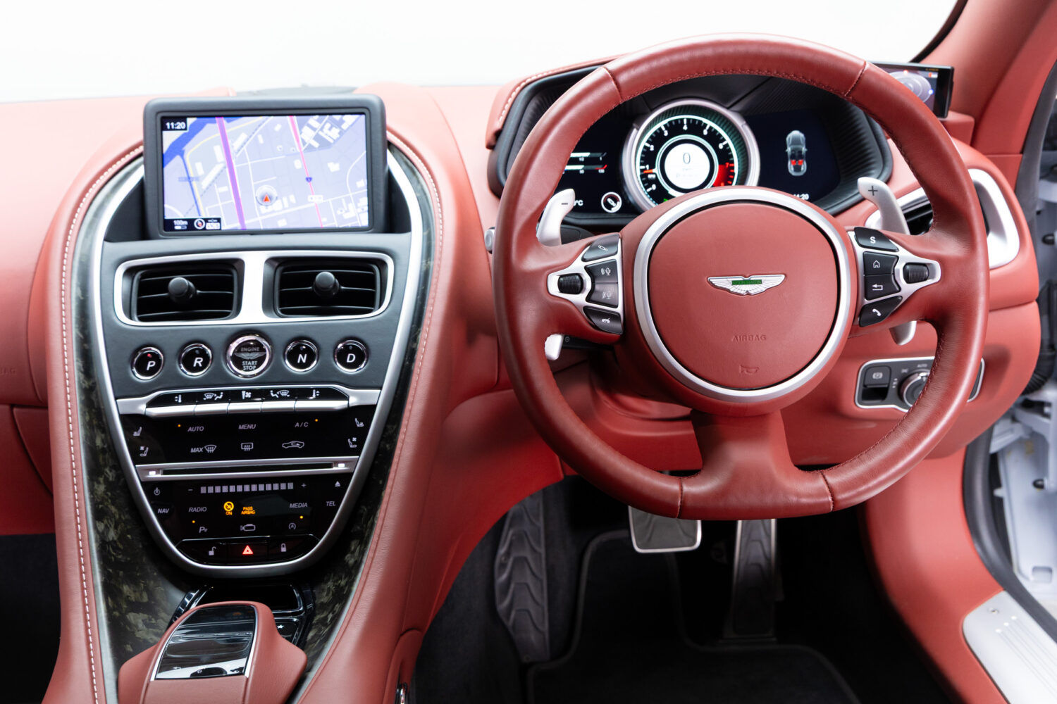 DB11 V8