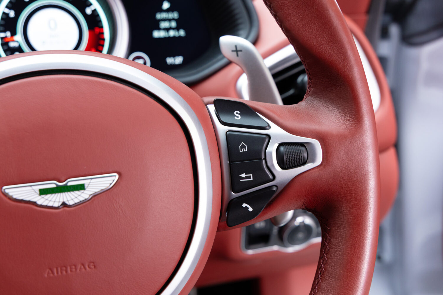 DB11 V8