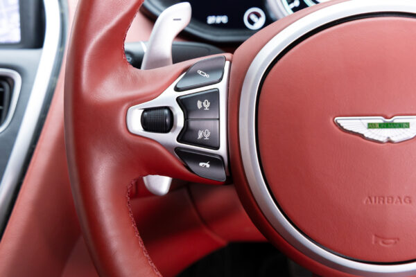 DB11 V8