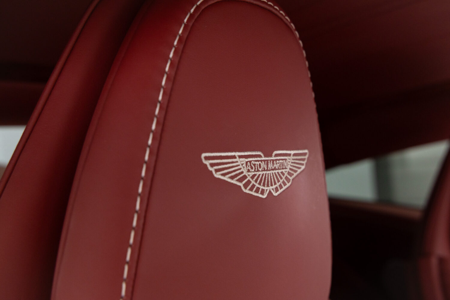 DB11 V8