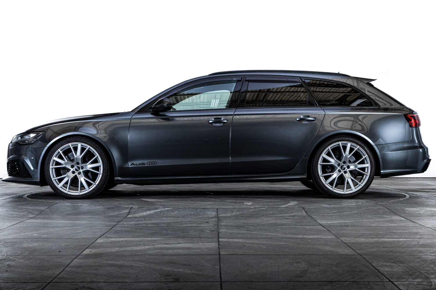 RS6アバント ベースグレード 4WD