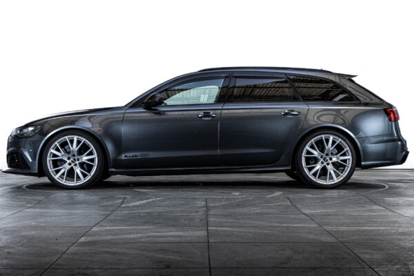 RS6アバント ベースグレード 4WD